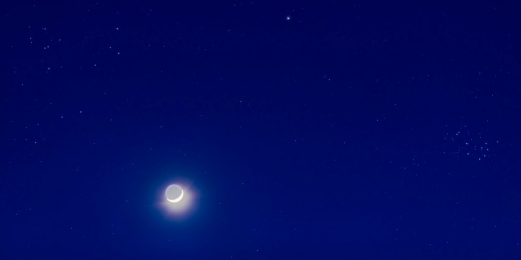 A beautiful waxing crescent shot of the moon.