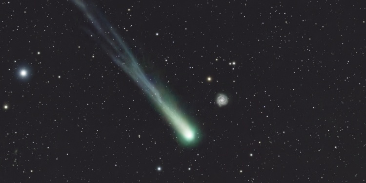 Comet Lemmon in space.