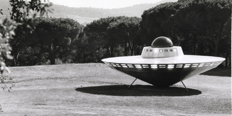 A black and white photo of a UFO.