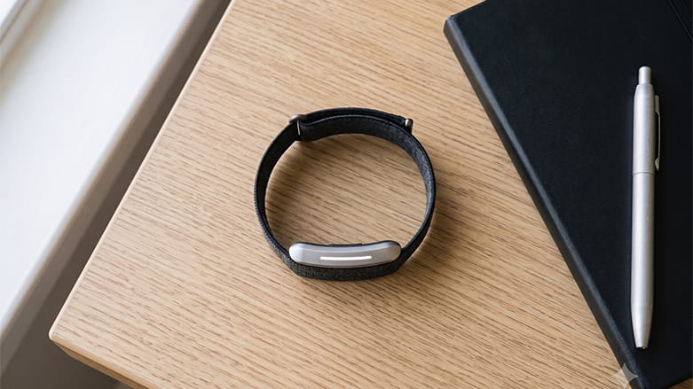 humeband 2 on table