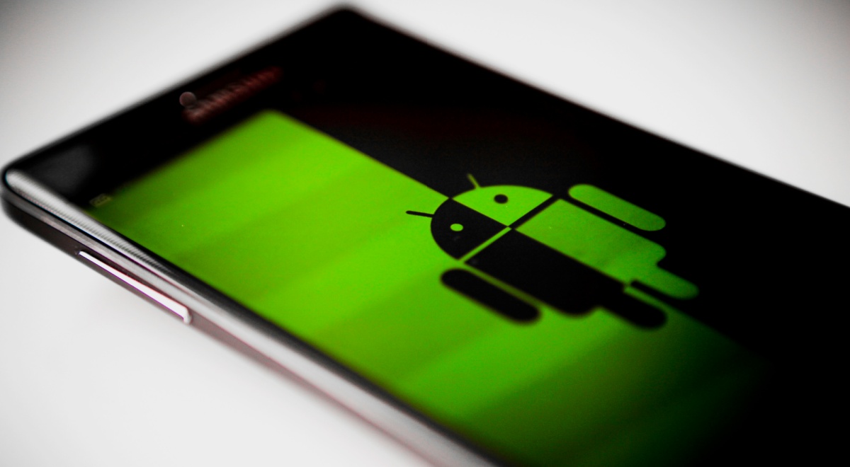 android_green_black_smartphone