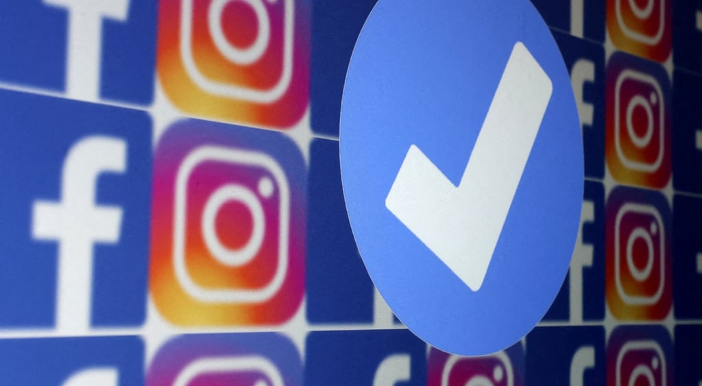 Facebook, Instagram, Blue check