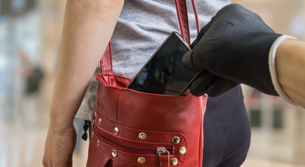 stolen smartphone, mobile phone robbery