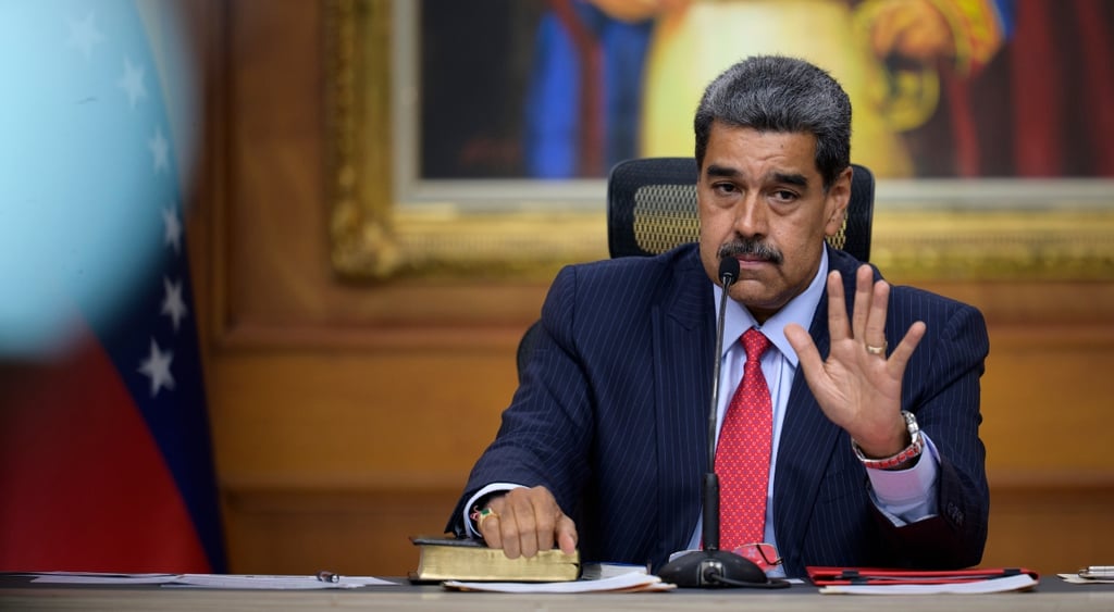 niki-maduro-hand