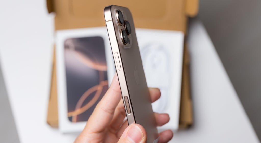 iPhone 16 Pro camera control button