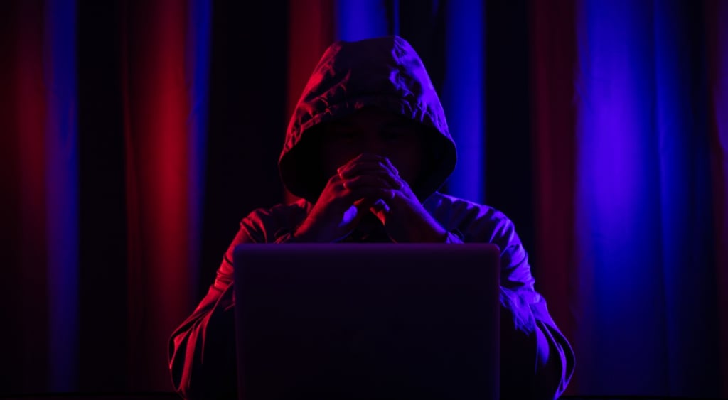 hooded hacker