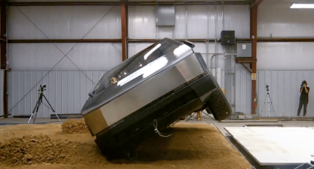 cybertruck-rollover