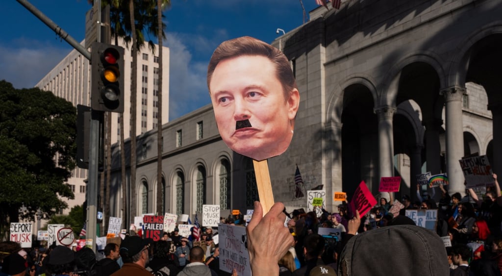 elon-musk-protest