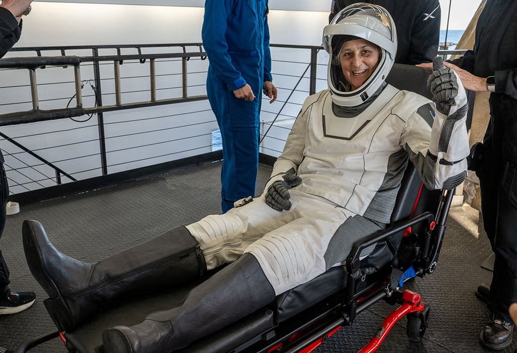 Suni Williams returns to Earth