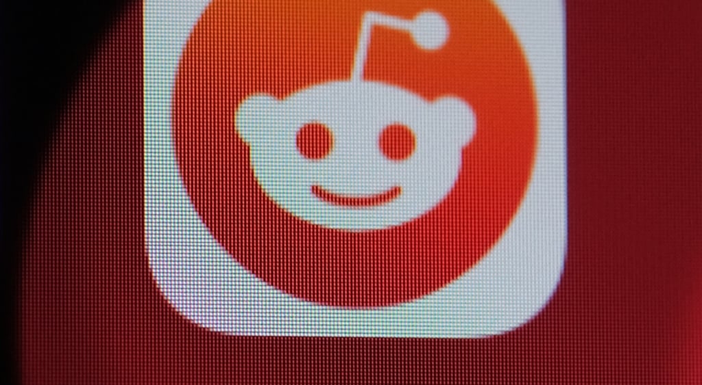 The Reddit logo