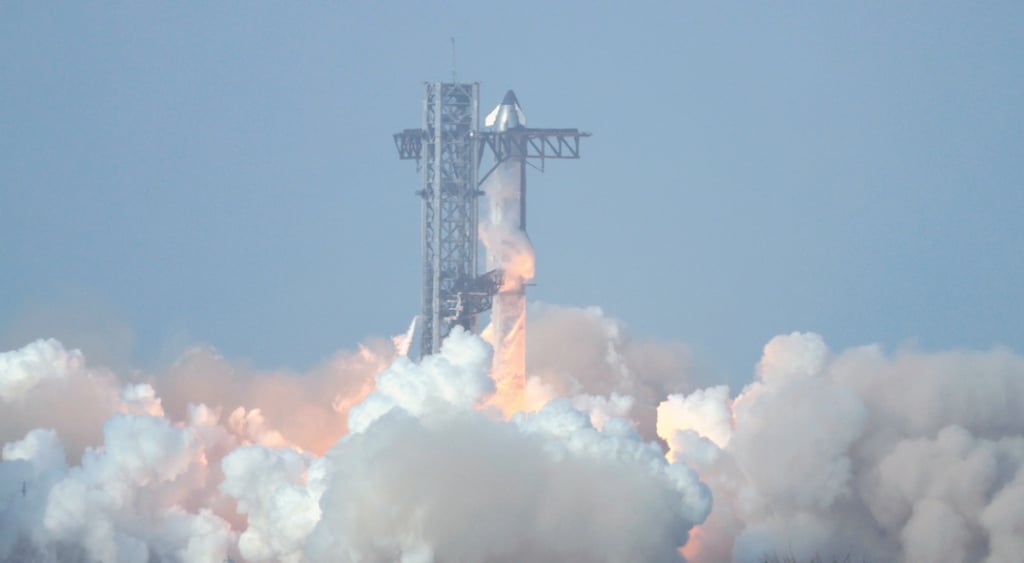 space X rocket about to take off