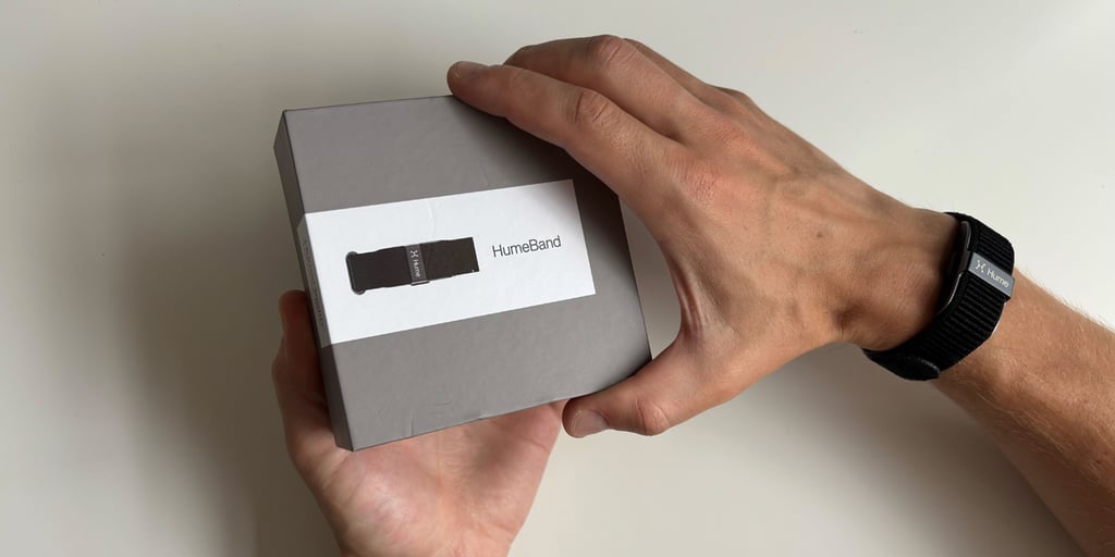 hume band hand and box