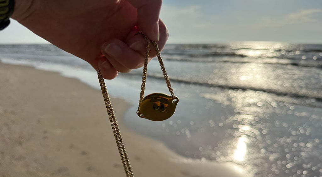 ResQ safety necklace at the seashore