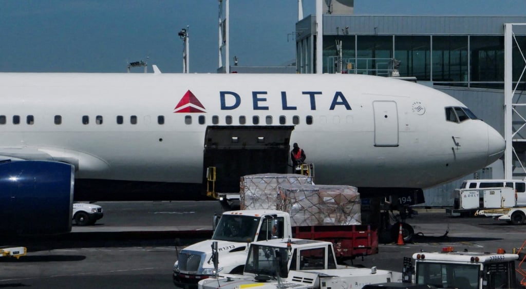 Delta airplane JFK