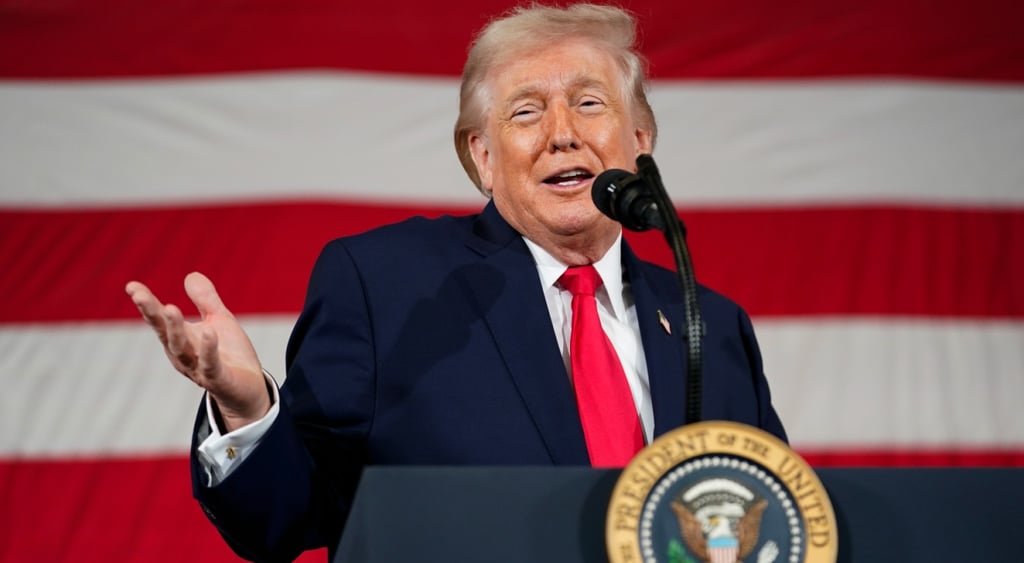 donald_trump_american_flag_happy