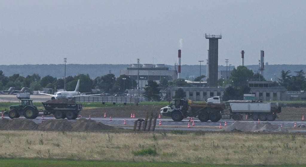 CDG airport nur phot