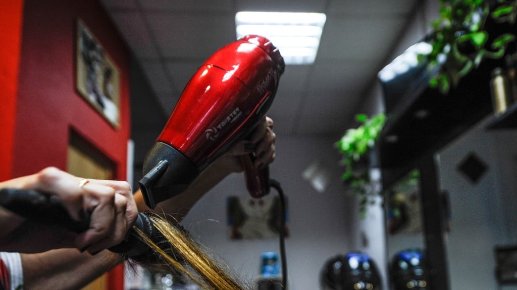 hairdryer newscast