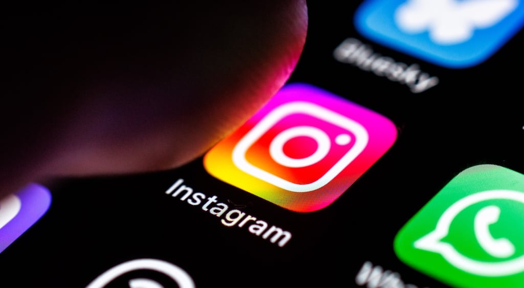 instagram logo thumb