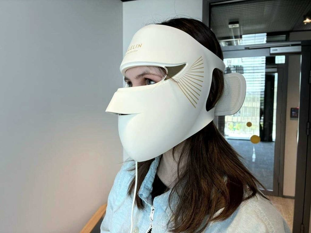 Magelin face mask in use