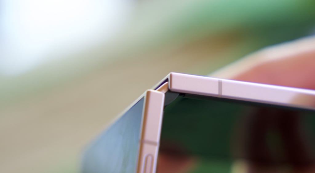 Samsung flip phone handle