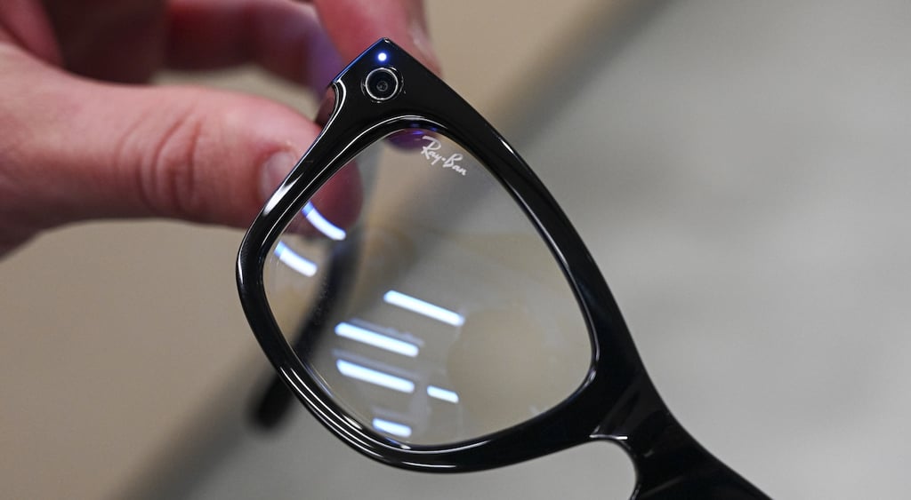 bloomberg getty meta glasses lights