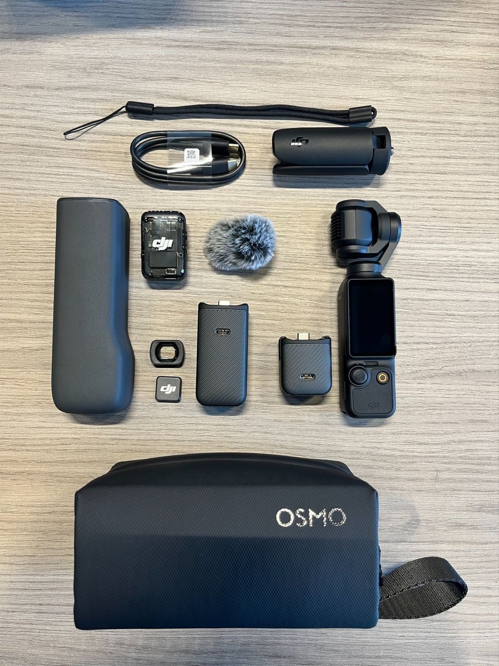 DJI Osmo Pocket 3 Creator Combo package