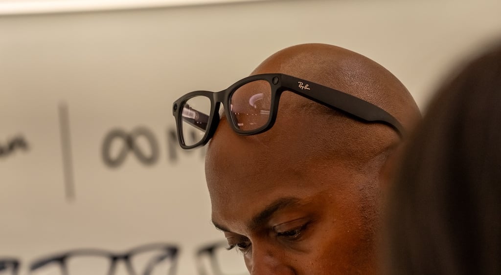 meta raybans man head