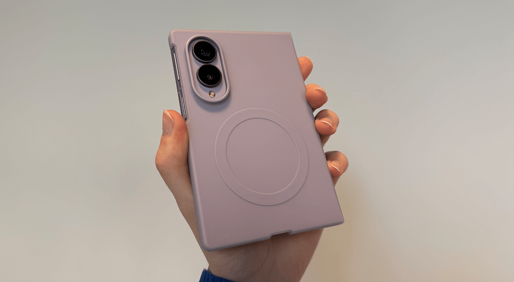 The back of Samsung Galaxy Z Fold8.
