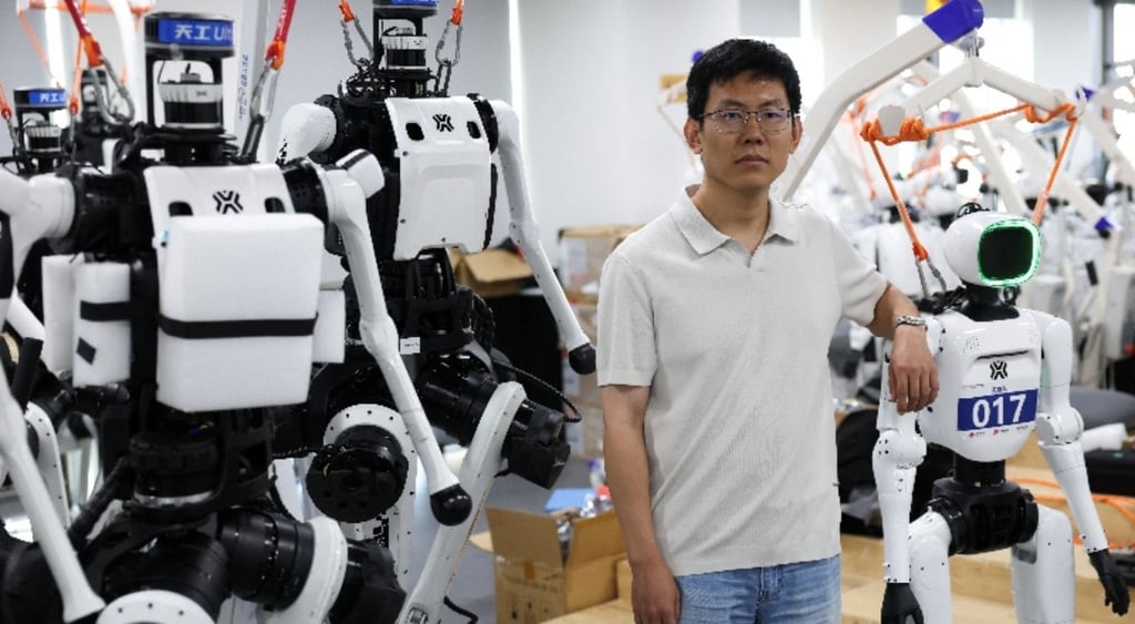Engineer Jack Guo among Tiangong Ultrta robots