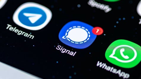 Signal app, a cross-platform encrypted messaging service developed by the Signal Foundation and Mess