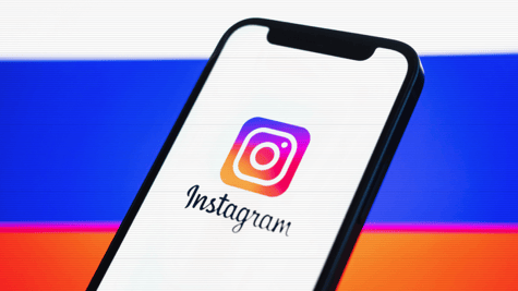 Instagram logo, Russian flag background