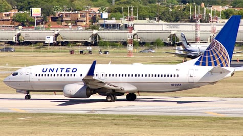 United Airlines plane, tarmac