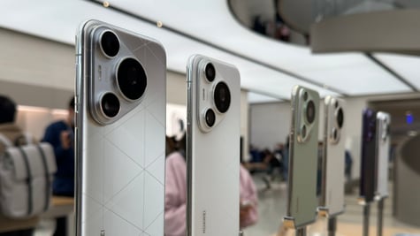 HUAWEI Pura 70 smartphone in retail store, Wuhan