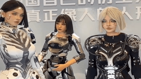 women-robots