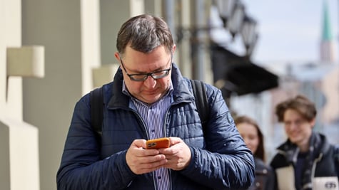 iPhone user in Moscow