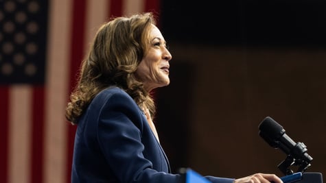 kamala-harris-standing