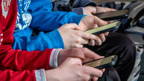 kids_phones_0917