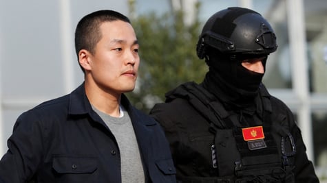 Do Kwon escort