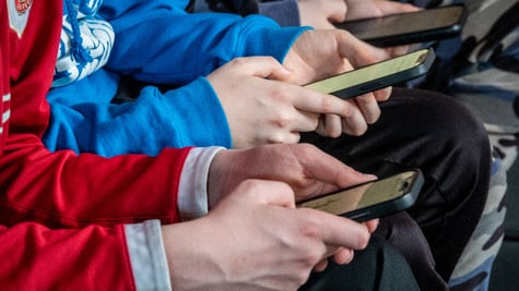 teens_phones_1213