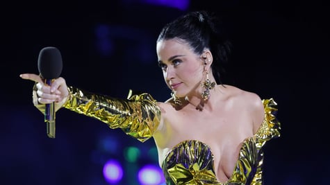 katy-perry-mic