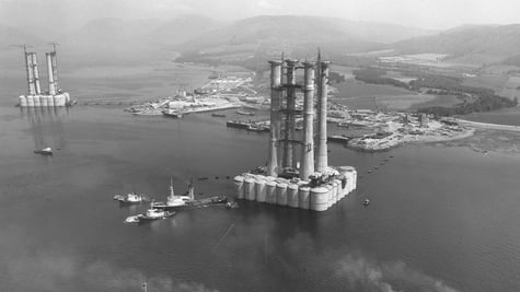 Oil platform