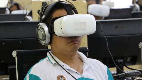 A patient recovering with VR.
