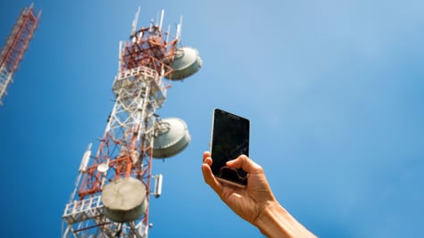 cell tower picks up cell phone