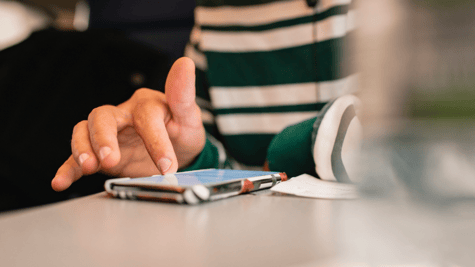 scrolling_phone_green_white_top