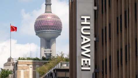huawei_china_flag_sky