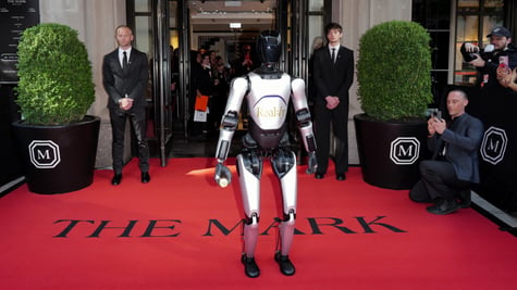 Robot at Met Gala 2026