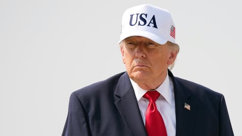 usa_white_hat_donald_trump