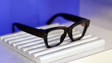 Meta smartglasses
