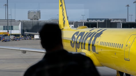 spirit airlines plane