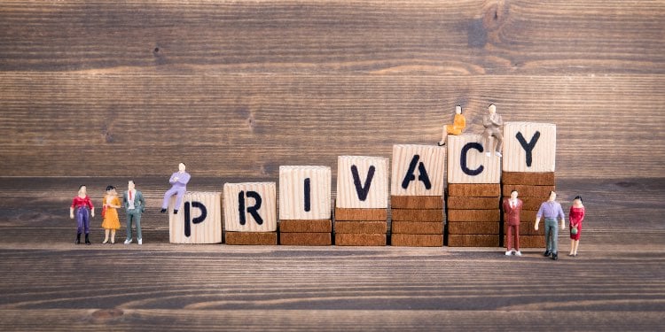 Privacy in ascending letter blocks surrounded with human action figures